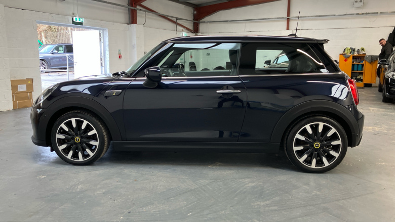 MINI Hatchback 1.5 Cooper Exclusive II 5dr Auto Petrol Hatchback